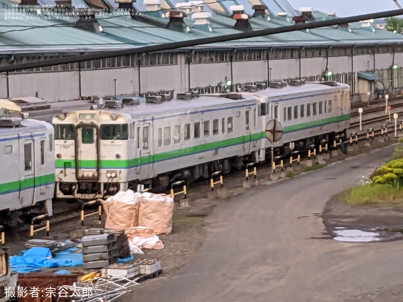 【JR北】キハ40-1787が釧路運輸車両所にて解体中の拡大写真