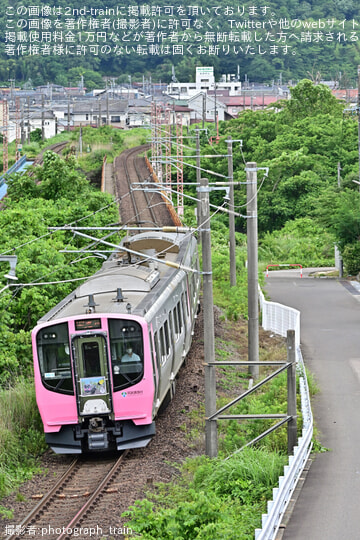 byphotograph_train