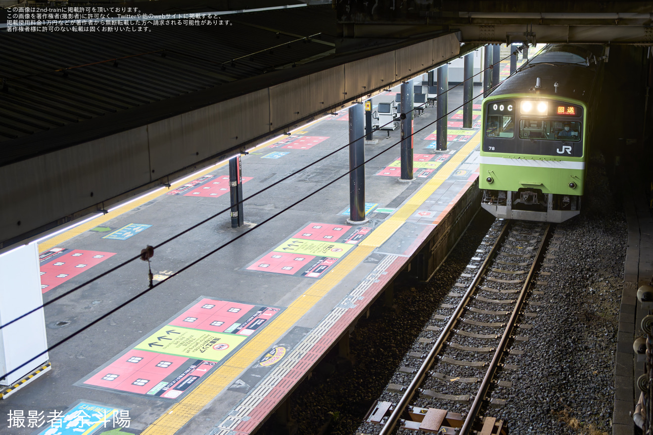 【JR西】弁天町駅　ホームドア輸送の拡大写真