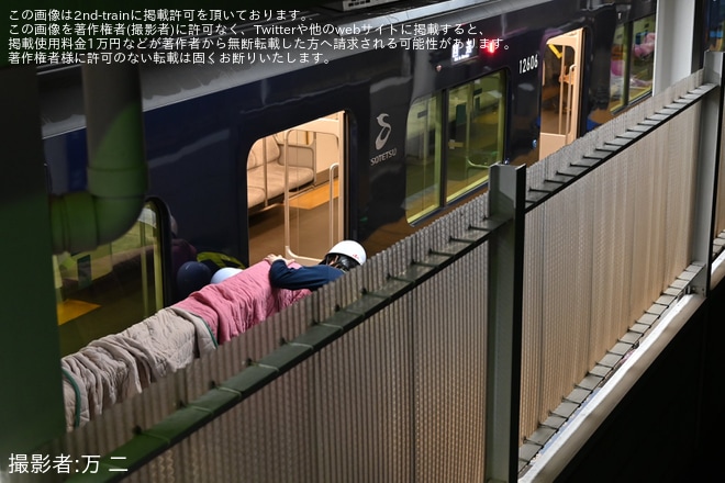 【相鉄】和田町駅2番線へのホームドアの設置に向けたホームドア輸送を不明で撮影した写真