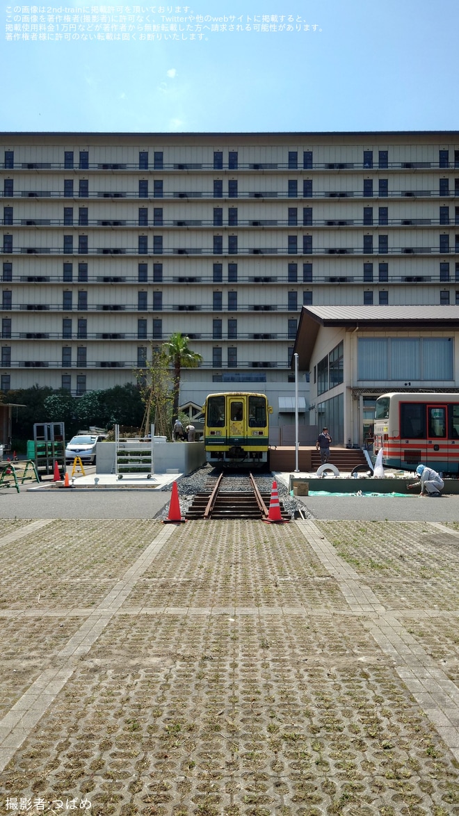 【いすみ】いすみ200型206号が、ホテル三日月龍宮城木更津駅へ到着