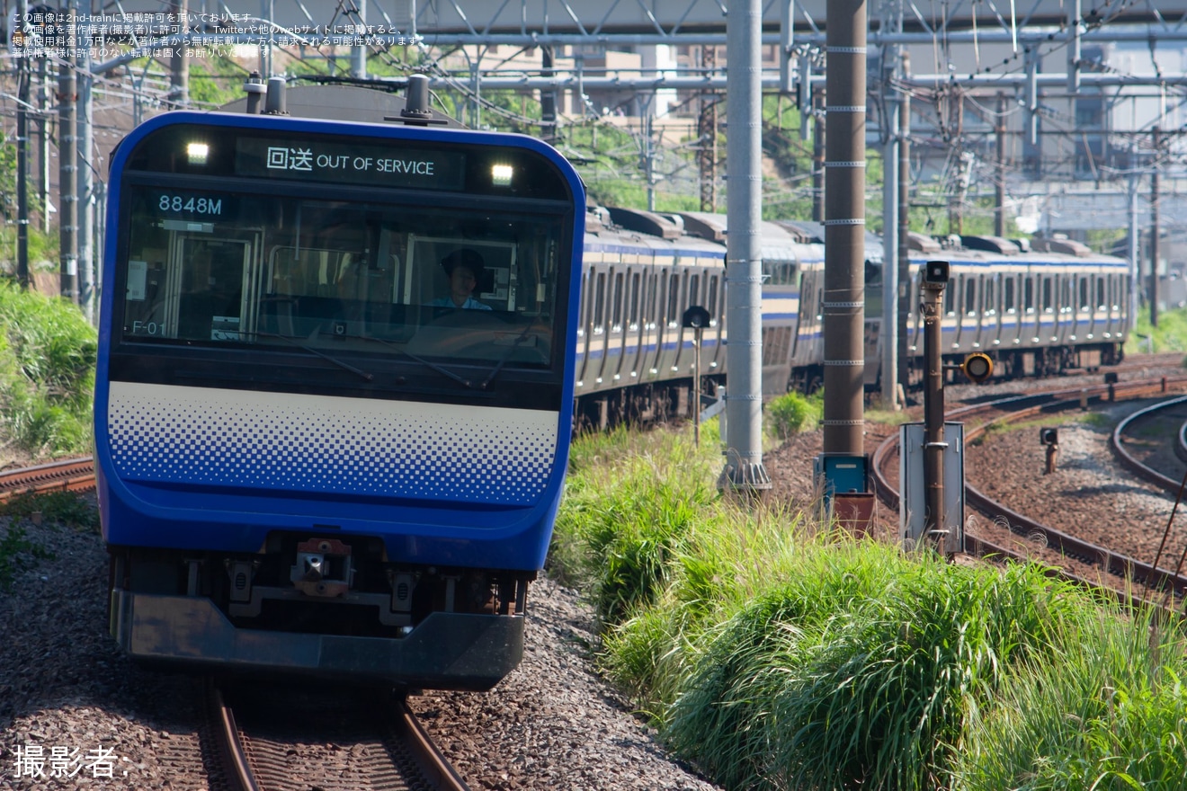 【JR東】E235系F-01編成東京総合車両センター入場回送の拡大写真