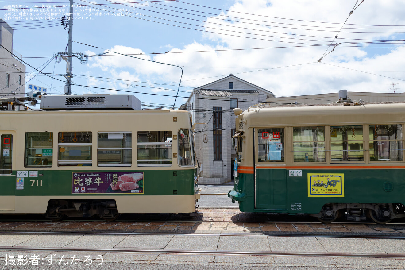 【広電】自走不可になった711号を1909号が牽引して回送の拡大写真