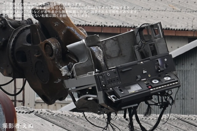 【JR東】E217系クラY-133編成のクハE216-2014が解体中を長野総合車両センター付近で撮影した写真