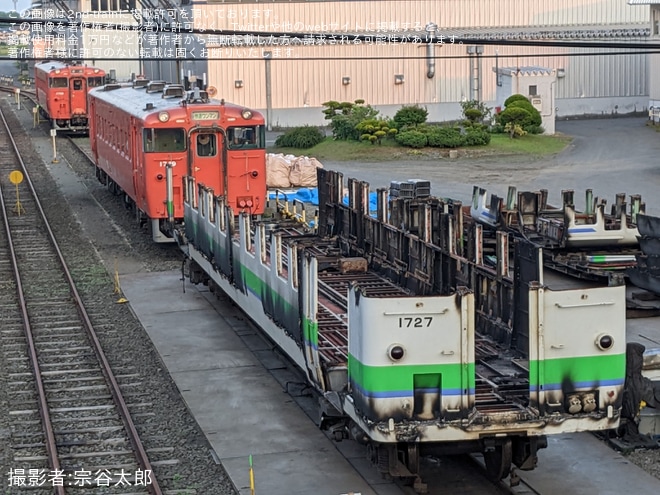 【JR北】キハ40-1727が釧路運輸車両所で解体作業中