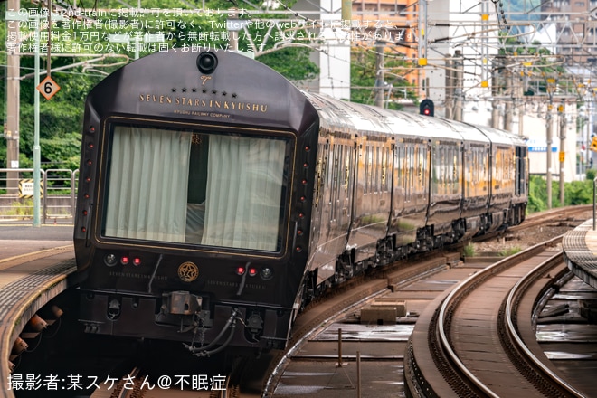 【JR九】77系客車(ななつ星in九州)小倉総合車両センター出場を不明で撮影した写真