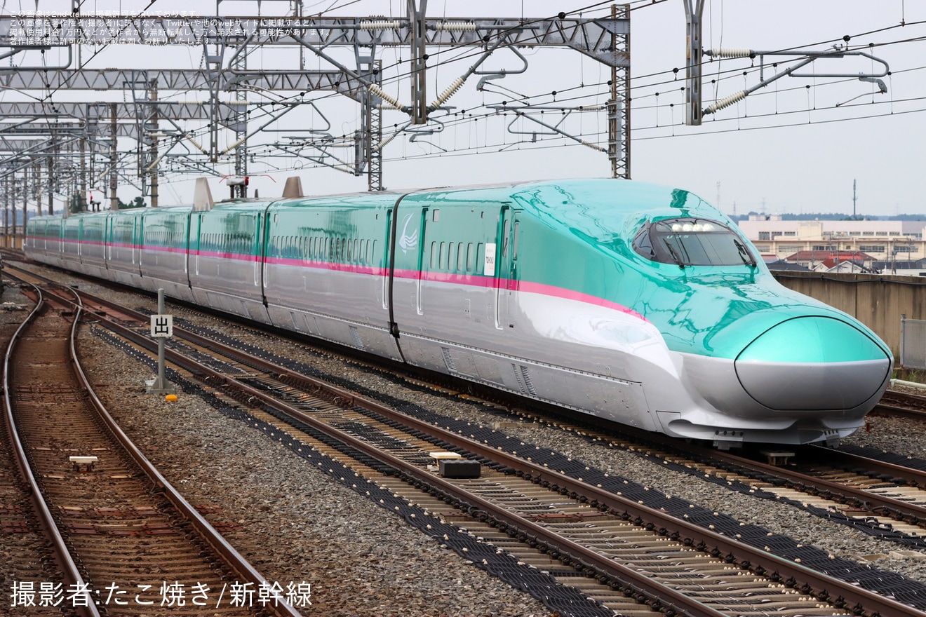 【JR東】E5系U35編成新幹線総合車両センター出場北上試運転の拡大写真