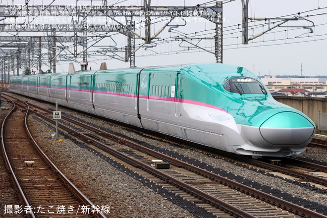 【JR東】E5系U35編成新幹線総合車両センター出場北上試運転を古川駅で撮影した写真