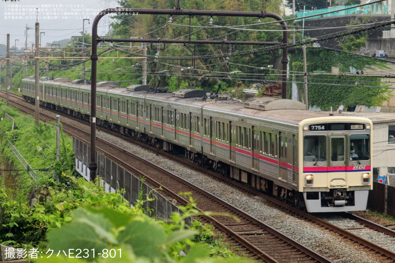 【京王】7000系7421F+7704Fが若葉台へ回送の拡大写真
