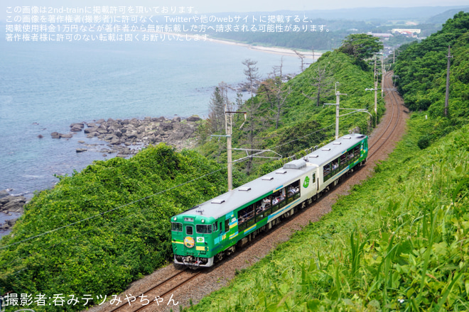 【JR東】臨時快速「風っこ鳥海シーサイド」を運行を上浜～小砂川間で撮影した写真