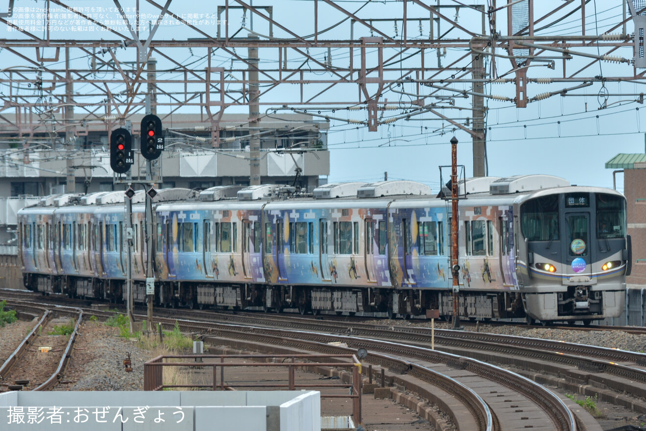 【JR西】225系L10編成使用の湖西線開業150周年記念列車運転の拡大写真
