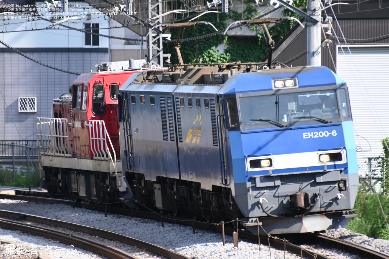 【JR貨】DD200-21が東新潟常駐機交換のため輸送されるの拡大写真