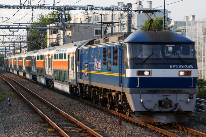 【JR東】E233系0番台グリーン車8両(サロE233-41〜44+サロE232-41〜44)甲種輸送を不明で撮影した写真