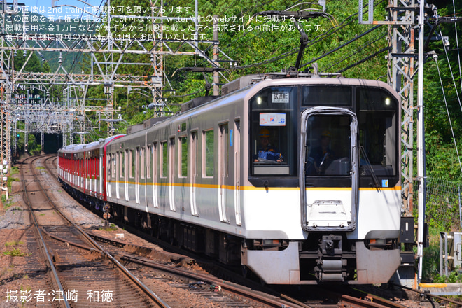 【近鉄】8A系と9020系が連結し近鉄大阪線で試運転を長谷寺駅で撮影した写真