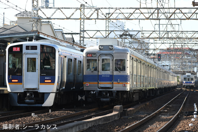 【南海】8300系8311F 転属回送を住吉東駅で撮影した写真