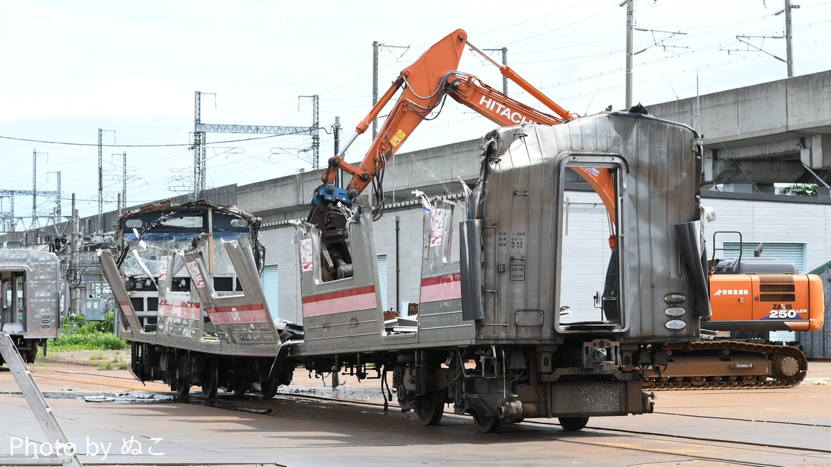 鉄道部品　205系仙石線　ドアスイッチ 205系3100番台仙石線ドア開閉（2Wayシート車）@あおば通駅 - YouTube