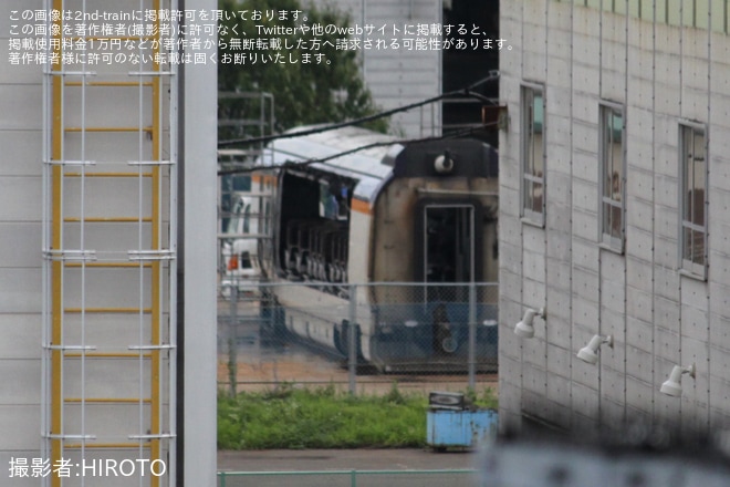 【JR東】E3系L55編成が解体作業中を新幹線総合車両センター付近で撮影した写真