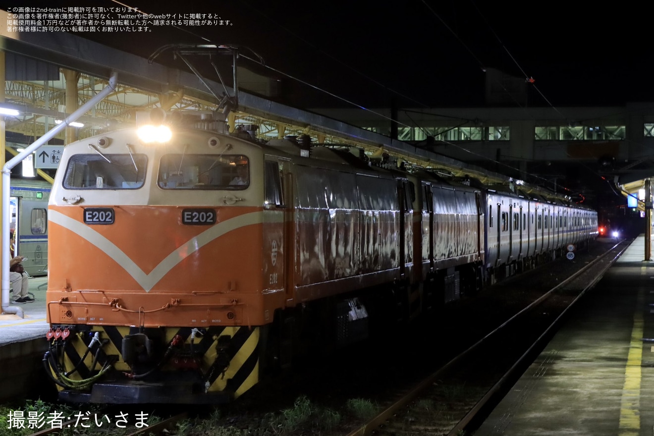 【台鐵】EMU700(EP728+EP727)の移送の拡大写真