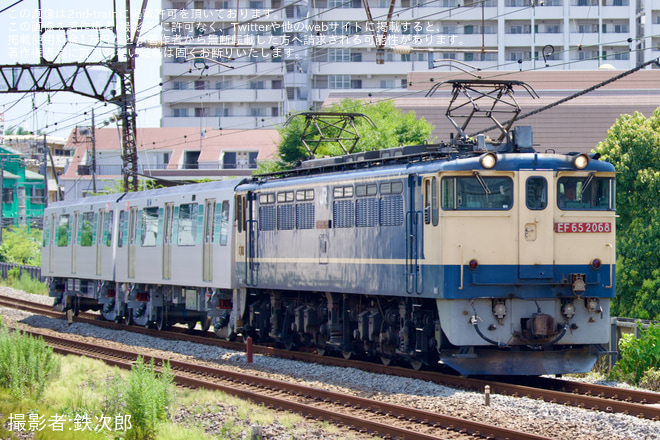 【横市交】10000形10151Fの中間車甲種輸送を戸塚駅で撮影した写真