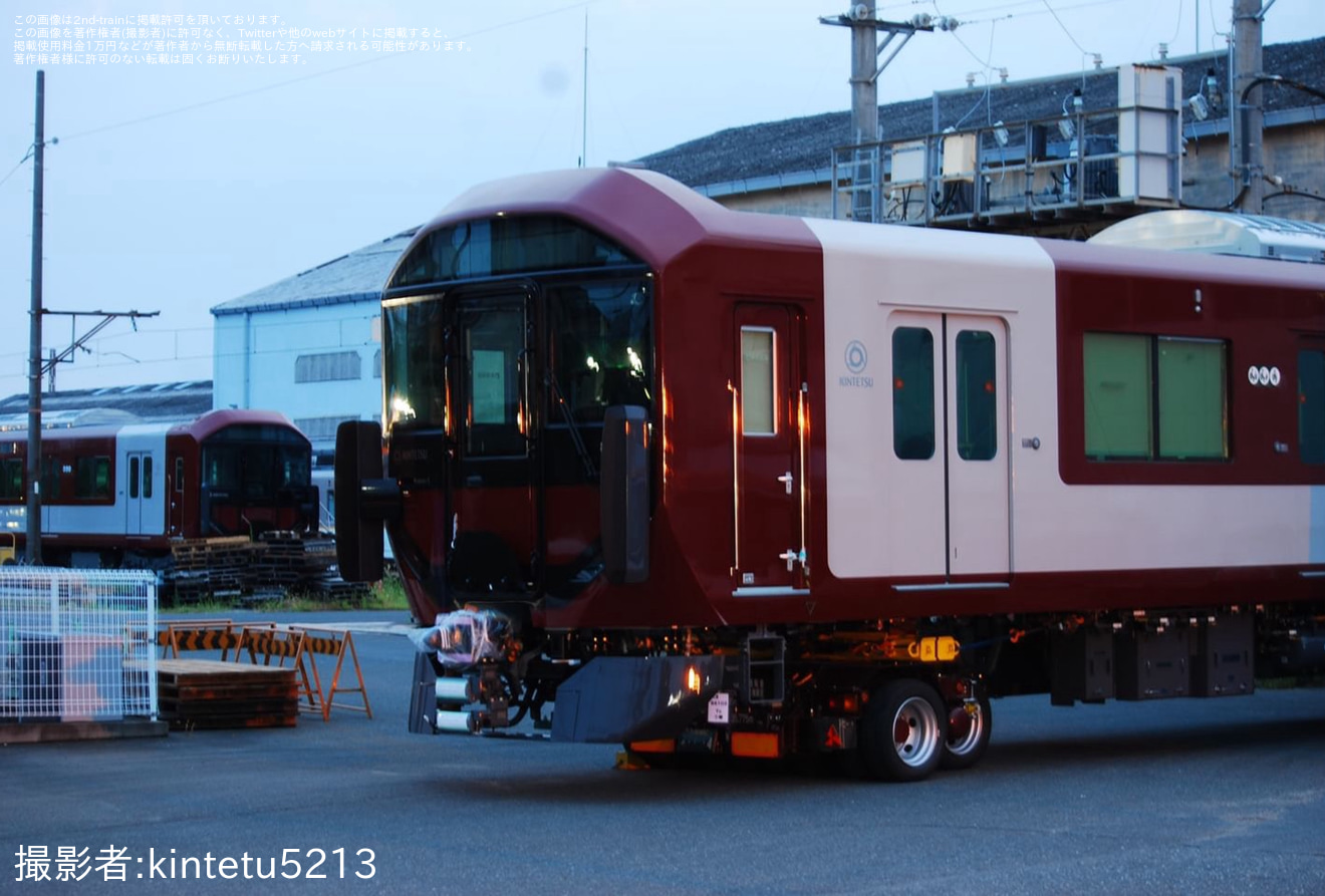 【近鉄】8A系第3編成が近畿車輛から陸送の拡大写真