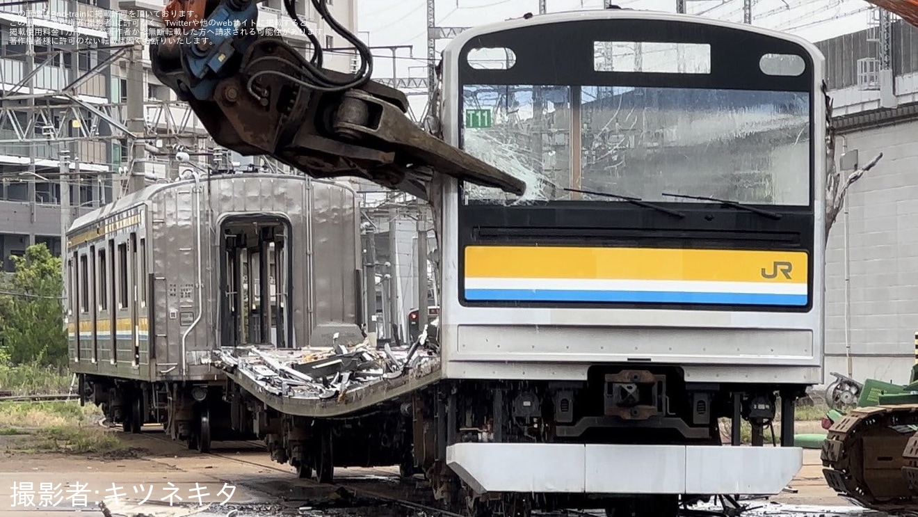 【JR東】205系T11編成のクモハ204-1101が解体の拡大写真
