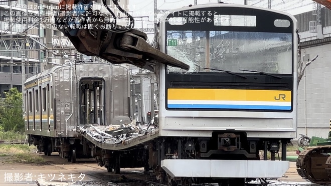 郡山総合車両センター付近で撮影された【JR東】205系T11編成のクモハ204-1101が解体