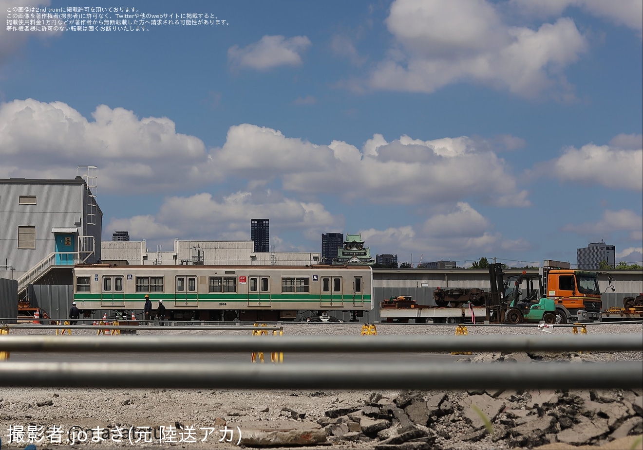 【大阪メトロ】森之宮検車場内にて20系2606F6両が横持ち陸送が実施の拡大写真