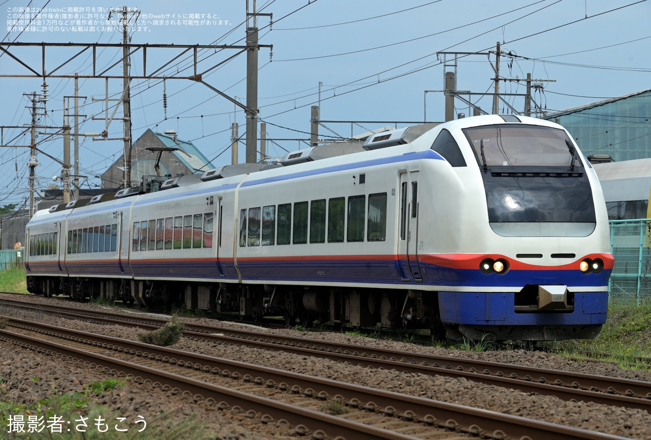 【JR東】E653系1100番台H-203編成秋田総合車両センター入場回送の拡大写真