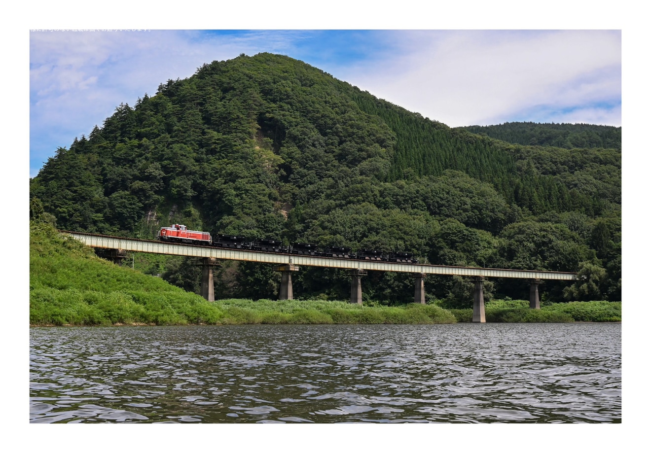 【JR東】盛岡常駐のホキ800形6両が秋田総合車両センターへ配給輸送の拡大写真