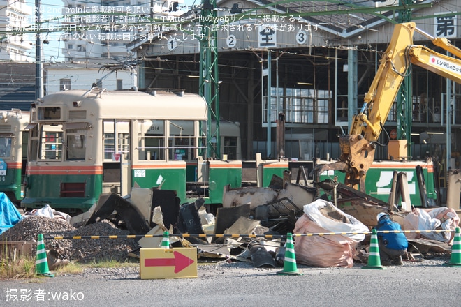 【広電】1900形1902号(桃山)廃車解体作業を不明で撮影した写真