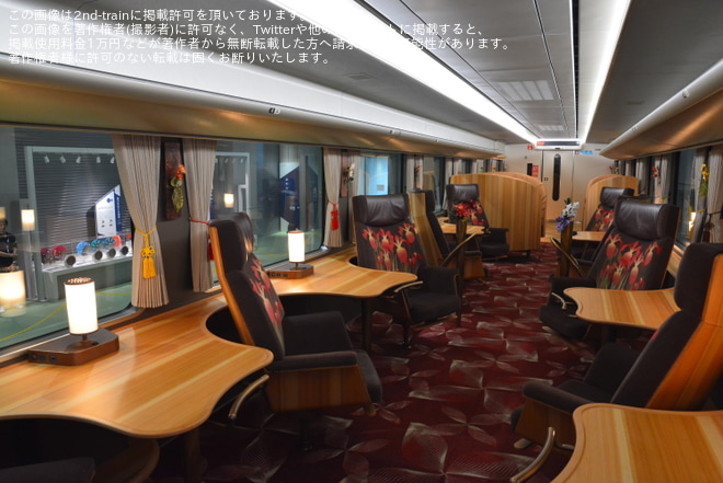 【JR西】「観光列車『はなあかり』先行見学会」開催を京都鉄道博物館で撮影した写真