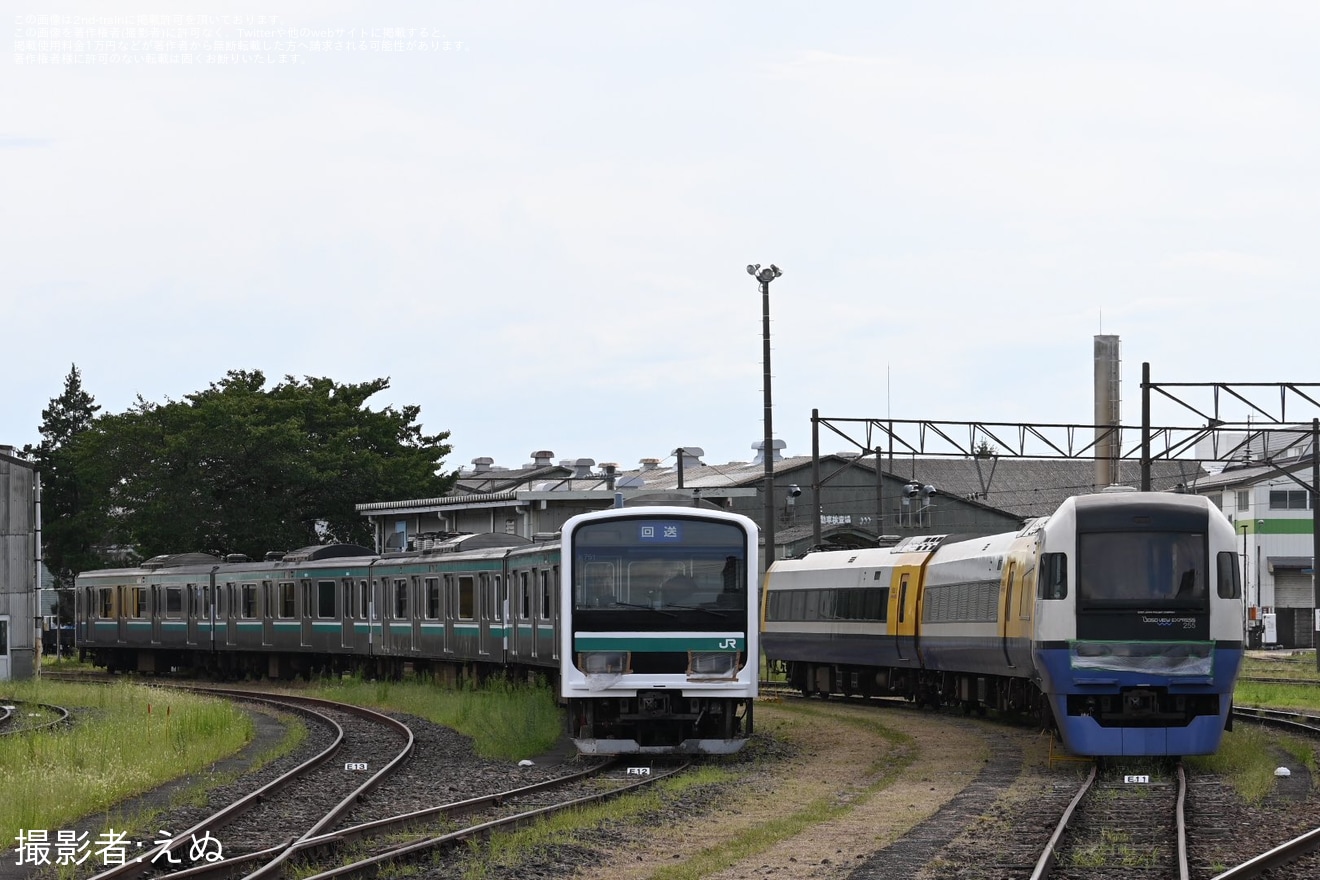 【JR東】キハ100-39がひたちなか海浜鉄道へ転用改造中の拡大写真