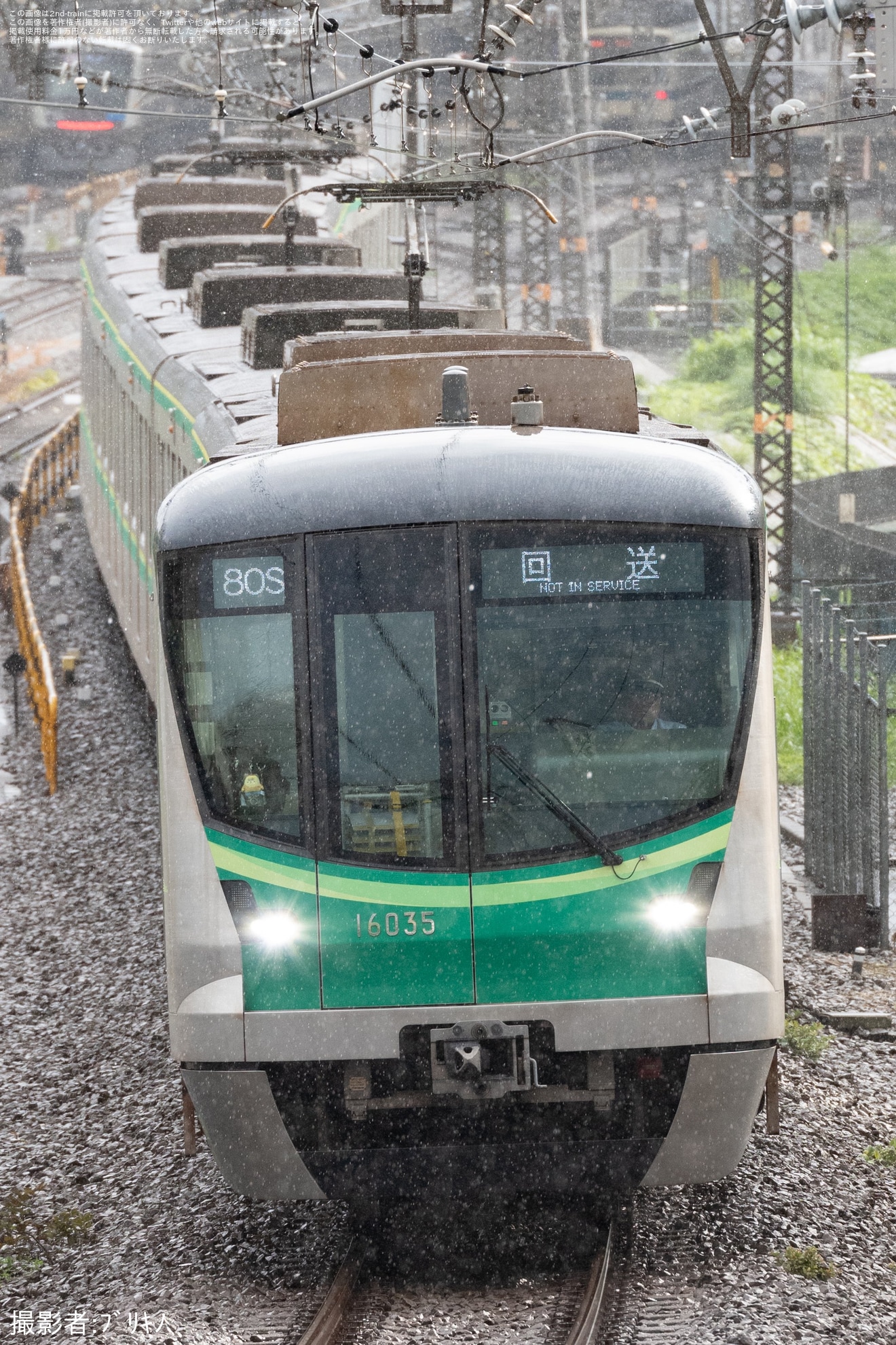 【メトロ】16000系16135Fが小田急線内を回送の拡大写真