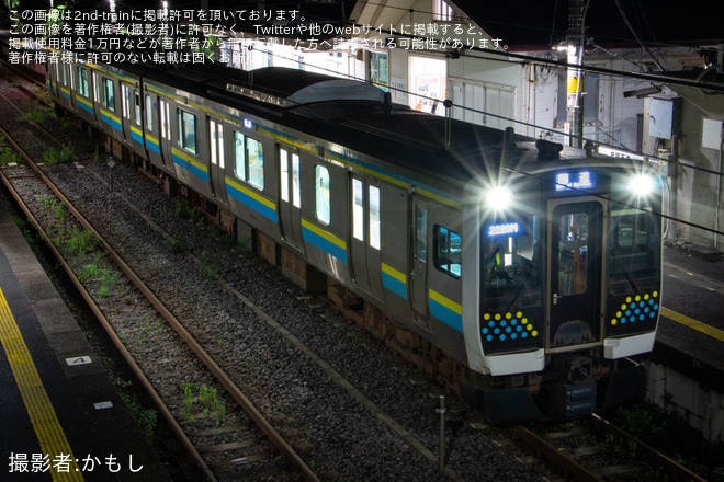 【JR東】E131系0番台R09編成が倒木に伴い停電の復旧作業のため本線留置を不明で撮影した写真