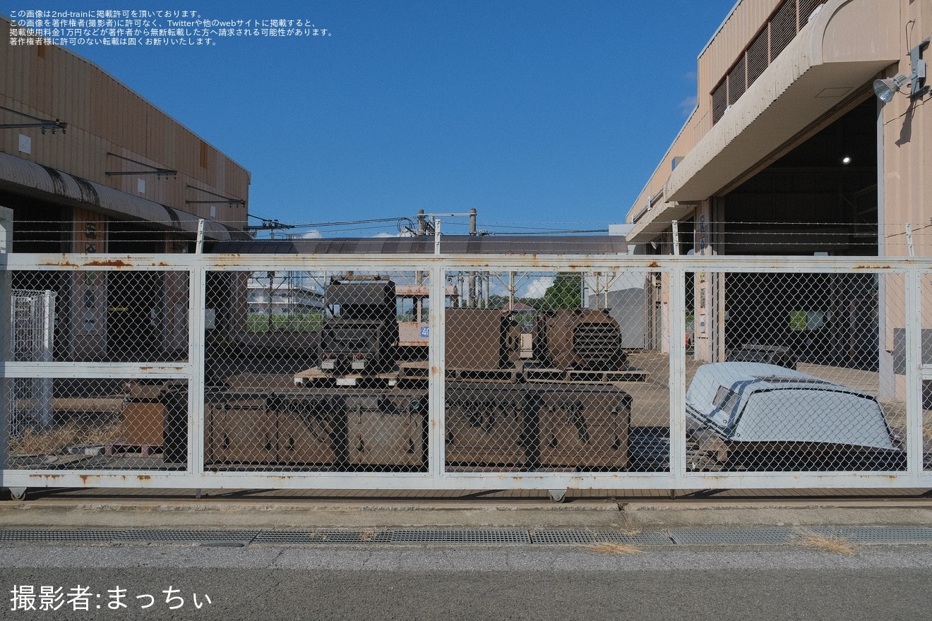 【新京成】8800形8806編成がくぬぎ山車両基地で内装撤去の拡大写真