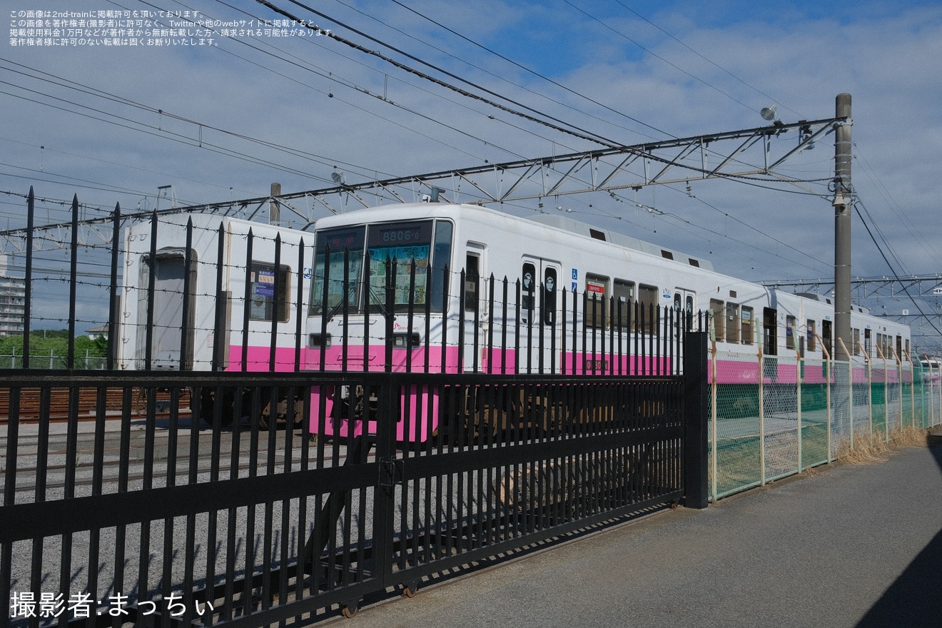 【新京成】8800形8806編成がくぬぎ山車両基地で内装撤去の拡大写真