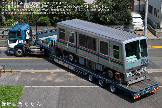 【都営】日暮里・舎人ライナー300形304編成廃車に伴う陸送を不明で撮影した写真