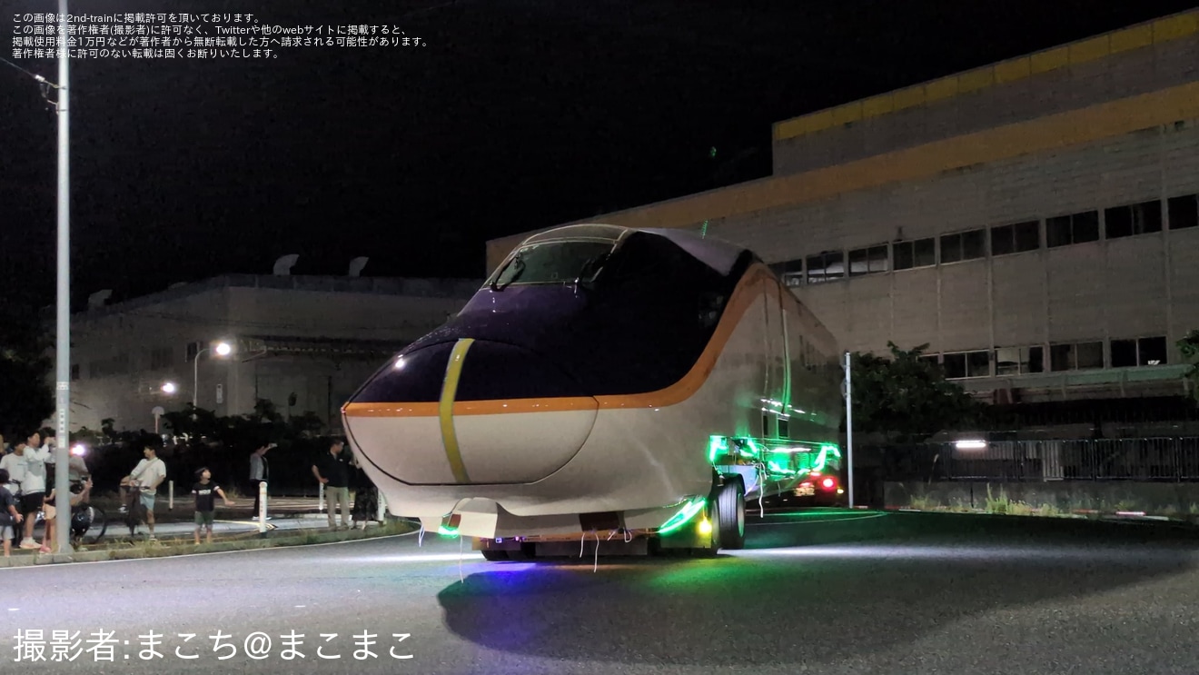 【JR東】E8系G7編成が仙台港から陸送の拡大写真