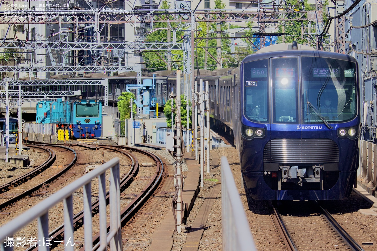 【東急】西武車10両編成が特急菊名行きとして運行の拡大写真