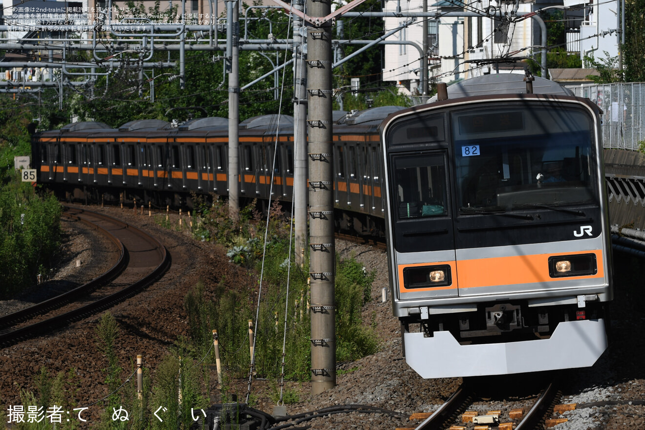 【JR東】209系トタ81編成とトタ82編成が拝島へ回送の拡大写真