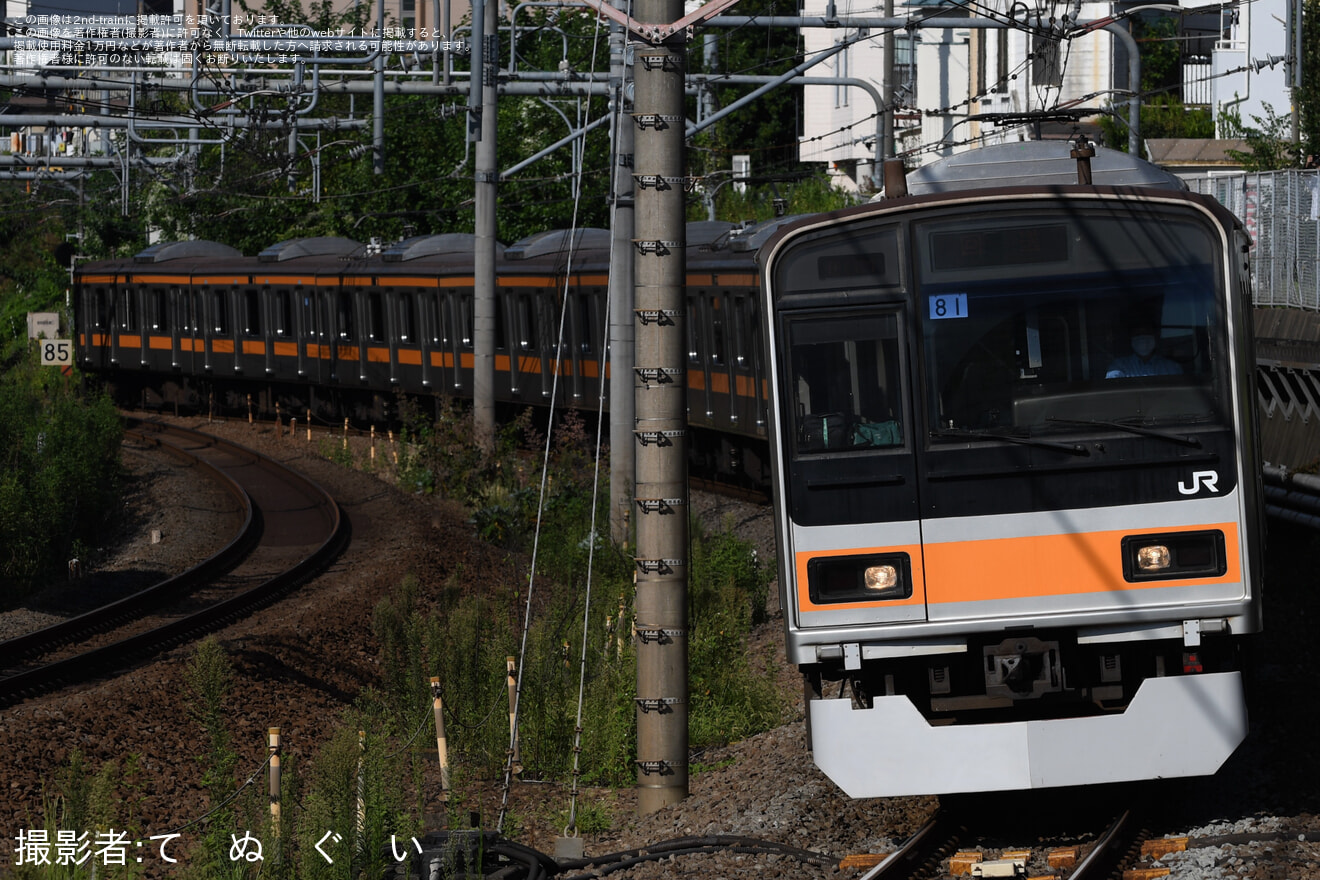 【JR東】209系トタ81編成とトタ82編成が拝島へ回送の拡大写真