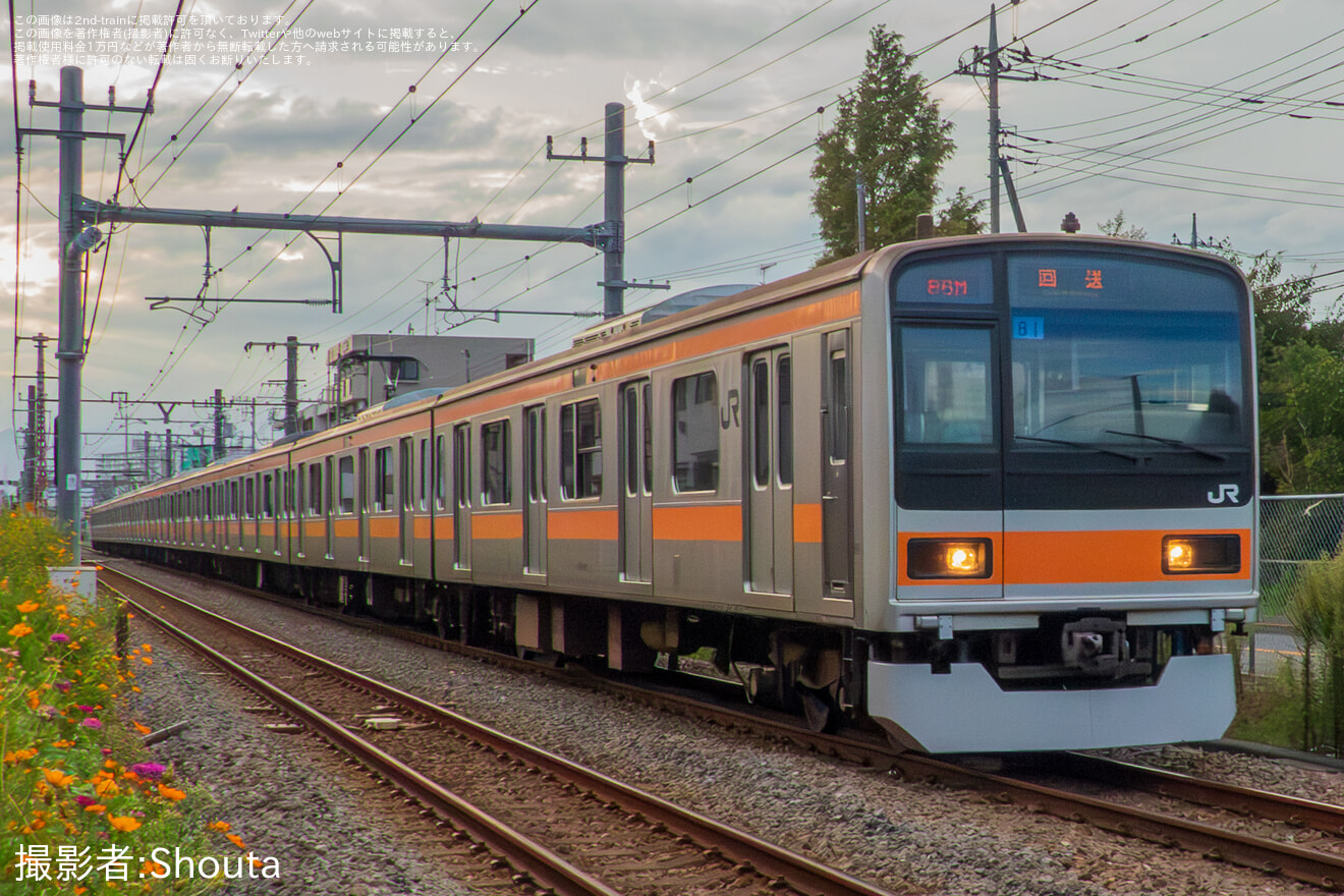 【JR東】209系トタ81編成とトタ82編成が拝島から回送の拡大写真