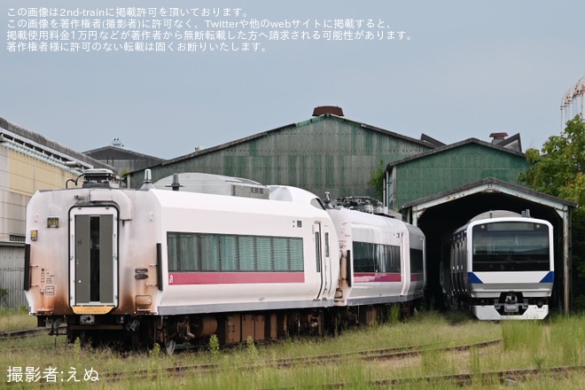 【JR東】E657系カツK11編成の先頭車(クハE657-11)が陸送準備を郡山総合車両センター付近で撮影した写真