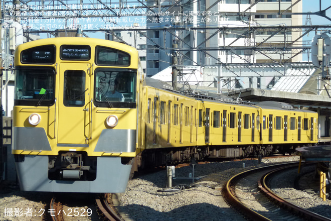 【西武】2000系2525Fが狭山線運用に充当を西所沢駅で撮影した写真