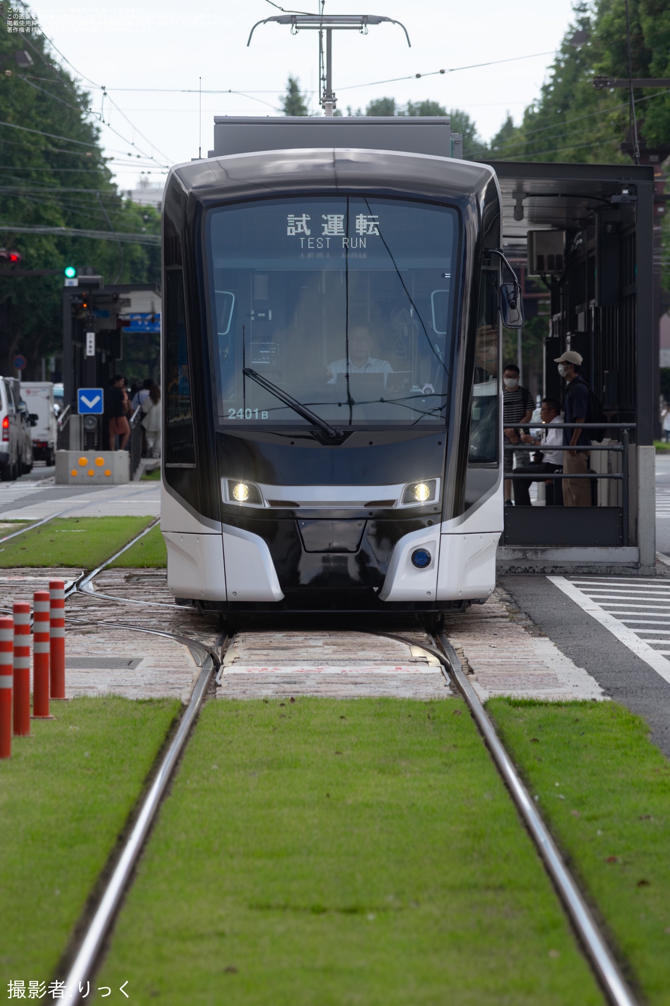 【熊本市営】2400型2401編成が日中初の試運転の拡大写真