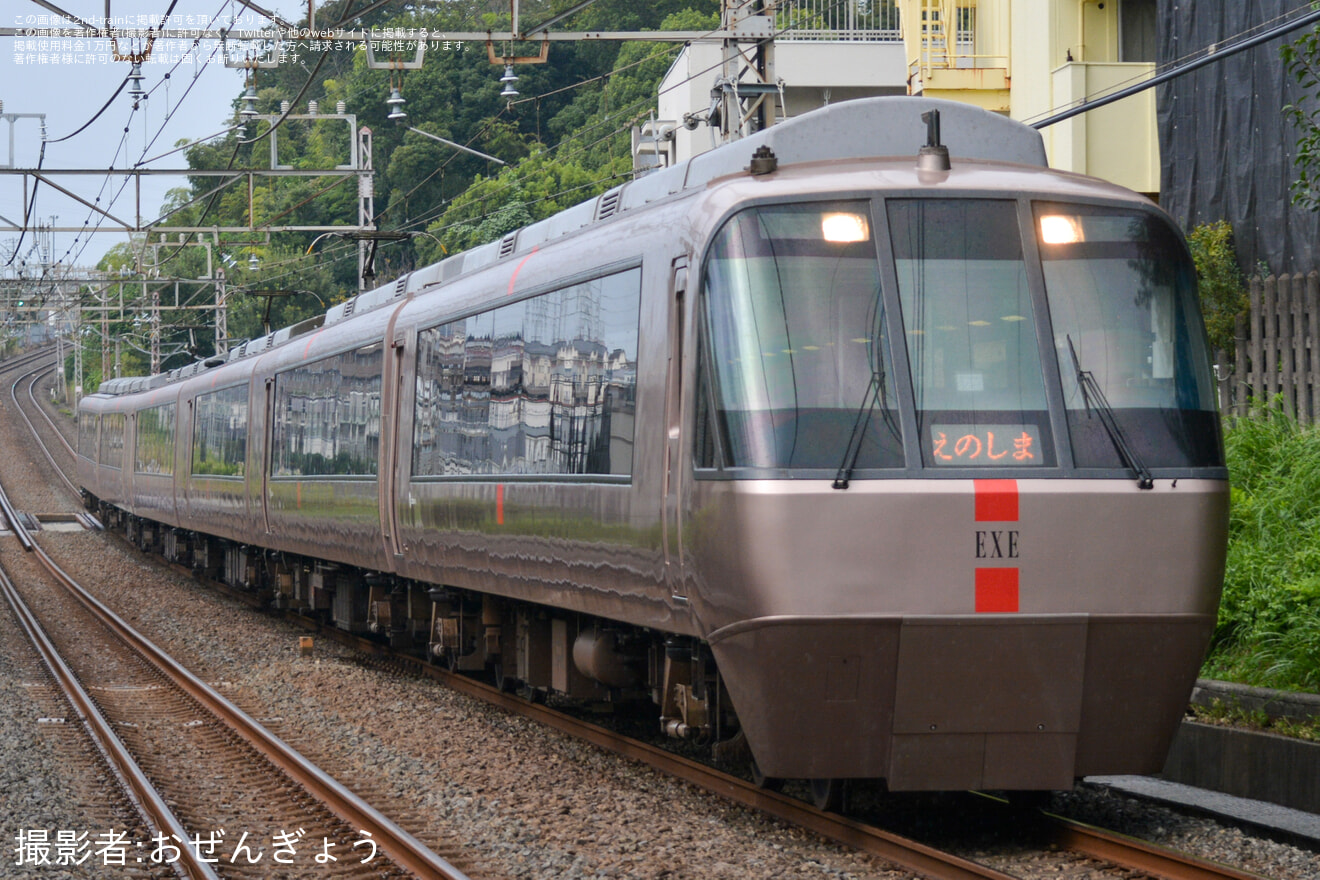 【小田急】所定GSE運転による一部の「えのしま」号が代走の拡大写真