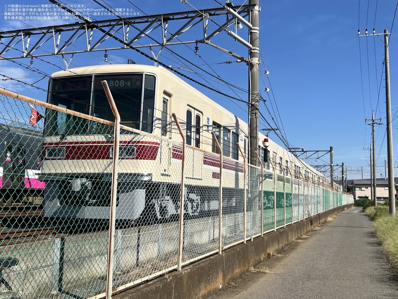 【新京成】8800形8808編成が京成千葉線直通色(復刻)で出場試運転の拡大写真