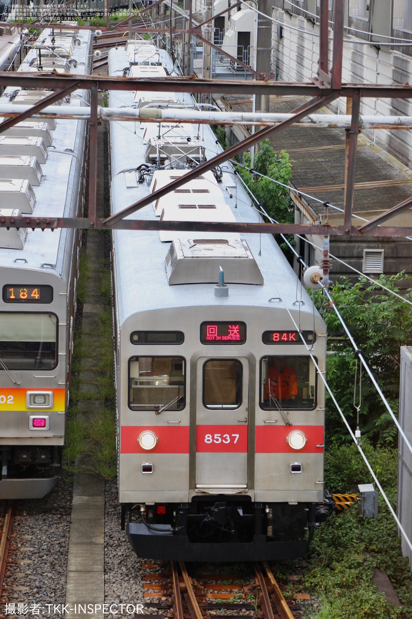 【東急】8500系8637Fが洗車と構内入換の拡大写真