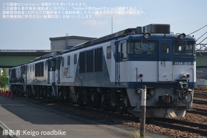 【JR貨】EF64-1018、EF64-1013、EF64-1017が解体作業中を不明で撮影した写真