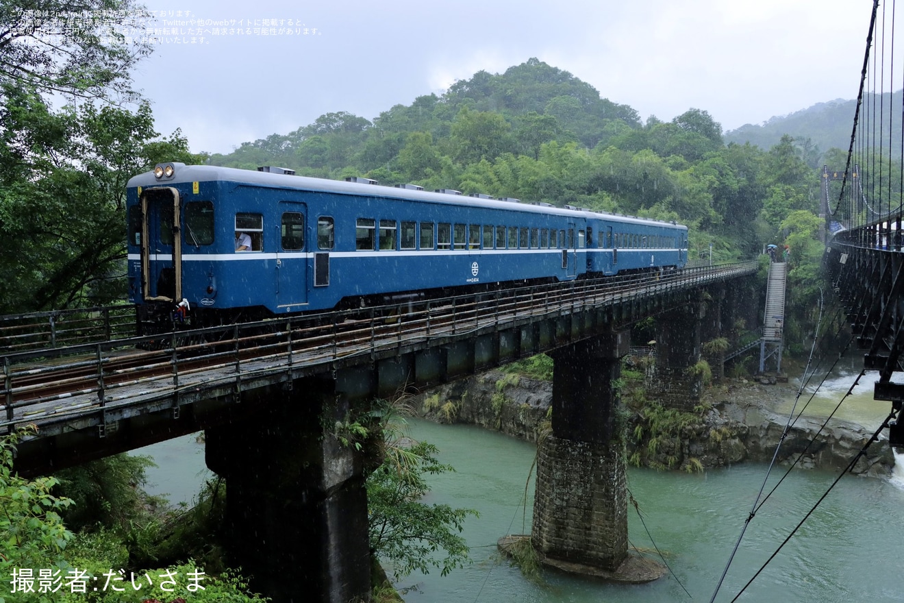 【台鐵】DR2100型DR2102+DR2400型DR2404が平溪線試運転の拡大写真